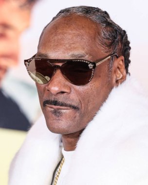 Snoop Dogg (Calvin Broadus Jr.), 18 Kasım 2024 tarihinde Hollywood, Los Angeles, Kaliforniya, ABD 'de bulunan TCL Çin Tiyatrosu IMAX' te düzenlenen Paramount Pictures 'Gladyatör II' nin Los Angeles Premiere 'ine ulaşır..
