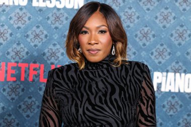 Dacia James Lewis, Netflix 'in 