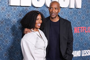 Pauletta Washington ve kocası Denzel Washington, 19 Kasım 2024 'te Hollywood, Los Angeles, Kaliforniya, ABD' de düzenlenen Netflix 'in 