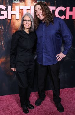 Suzanne Yankoviç ve kocası Weird Al Yankoviç, 20 Kasım 2024 'te Hollywood, Los Angeles' ta düzenlenen Sinema Sanatları Akademisi - Linwood Dunn Tiyatrosu 'nda düzenlenen Searchlight Pictures' Nightbitch 'in Los Angeles galasına geldiler.