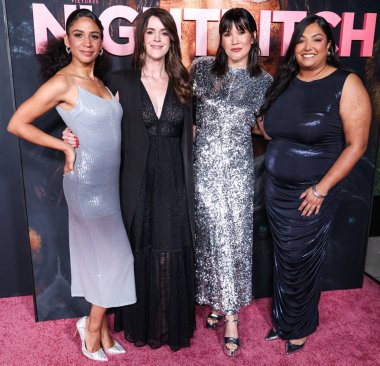 Adrienne Rose White, Mary Holland, Zoe Chao ve Archana Rajan, 20 Kasım 2024 'te Hollywood' daki Linwood Dunn Tiyatrosu 'nda düzenlenen Searchlight Pictures' ın Gece Sürtüğü 'nün Los Angeles galasına geldiler., 