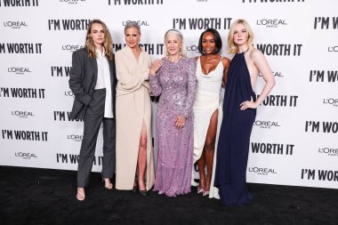 Cara Delevingne, Andie MacDowell, Helen Mirren, Aja Naomi King ve Elle Fanning 21 Kasım 2024 'te Hollywood, Los Angeles, Kaliforniya' da NeueHouse Hollywood 'da düzenlenen 19. yıllık L' Oreal Paris Kadınları kutlamasına geldiler.