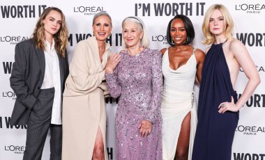 Cara Delevingne, Andie MacDowell, Helen Mirren, Aja Naomi King ve Elle Fanning 21 Kasım 2024 'te Hollywood, Los Angeles, Kaliforniya' da NeueHouse Hollywood 'da düzenlenen 19. yıllık L' Oreal Paris Kadınları kutlamasına geldiler.