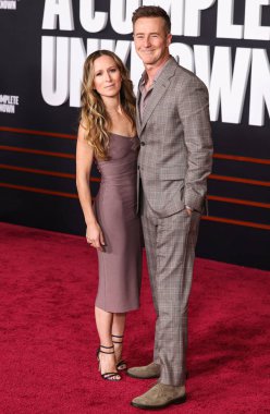 Shauna Robertson ve kocası Edward Norton, 10 Aralık 2024 'te Hollywood, Los Angeles, Kaliforniya, ABD' deki Dolby Tiyatrosu 'nda düzenlenen Searchlight Pictures' A Complete Unknown 'filminin Los Angeles galasına geldiler..