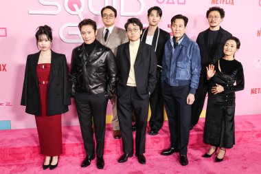 Jo Yu-ri, Lee Byung-hun, Lee Seo-hwan, Hwang Dong-hyuk, Yim Si-wan, Lee Jung-jae, Yang Dong-geun ve Kang Ae-shim Netflix 'in 12 Aralık 2024 tarihinde Los Angeles Şehir Koleji' nde düzenlenen 'Kalamar Oyunu' için Los Angeles Premiere ve Hayran Etkinliği 'ne geldiler.