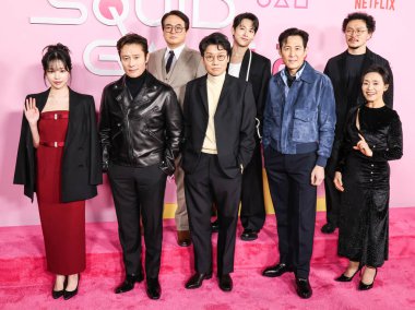 Jo Yu-ri, Lee Byung-hun, Lee Seo-hwan, Hwang Dong-hyuk, Yim Si-wan, Lee Jung-jae, Yang Dong-geun ve Kang Ae-shim Netflix 'in 12 Aralık 2024 tarihinde Los Angeles Şehir Koleji' nde düzenlenen 'Kalamar Oyunu' için Los Angeles Premiere ve Hayran Etkinliği 'ne geldiler.