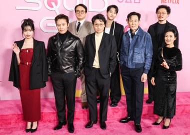 Jo Yu-ri, Lee Byung-hun, Lee Seo-hwan, Hwang Dong-hyuk, Yim Si-wan, Lee Jung-jae, Yang Dong-geun ve Kang Ae-shim Netflix 'in 12 Aralık 2024 tarihinde Los Angeles Şehir Koleji' nde düzenlenen 'Kalamar Oyunu' için Los Angeles Premiere ve Hayran Etkinliği 'ne geldiler.