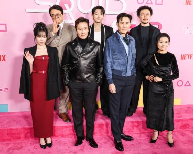 Jo Yu-ri, Lee Seo-hwan, Lee Byung-hun, Yim Si-wan, Lee Jung-jae, Yang Dong-geun ve Kang Ae-shim Netflix 'in 12 Aralık 2024' te Los Angeles City College 'de düzenlenen' Squid Game 'ikinci sezonu için Los Angeles Premiere And Fan Event' e geldiler.