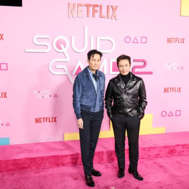 Lee Jung-jae ve Lee Byung-hun, Netflix 'in' Squid Game 'sezonu için Los Angeles City College' de 12 Aralık 2024 'te Los Angeles, Kaliforniya, ABD' de düzenlenen Los Angeles Premiere And Fan Organent 'e geldiler.. 