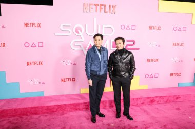 Lee Jung-jae ve Lee Byung-hun, Netflix 'in' Squid Game 'sezonu için Los Angeles City College' de 12 Aralık 2024 'te Los Angeles, Kaliforniya, ABD' de düzenlenen Los Angeles Premiere And Fan Organent 'e geldiler.. 