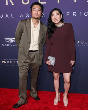 Dumbfoundead ve Awkwafina, 14 Aralık 2024 'te Beverly Hilton Hotel' de düzenlenen 22. Unutulmaz Asya Amerikan Ödülleri 'ne geldiler..