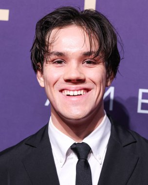 Ian Ousley, 14 Aralık 2024 'te Beverly Hilton Oteli' nde düzenlenen 22. Geleneksel Unutulmaz Asya Amerikan Ödülleri 'ne geliyor..