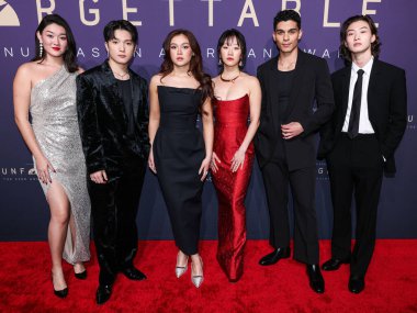 Audrey Huynh, Choi Min-young, Anna Cathcart, Gia Kim, Anthony Keyvan, Sang Heon Lee 14 Aralık 2024 'te Beverly Hilton Hotel' de düzenlenen 22. Unutulmaz Asya Amerikan Ödülleri 'ne geldiler.