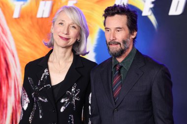 Alexandra Grant ve erkek arkadaşı Keanu Reeves, 16 Aralık 2024 'te Hollywood, Los Angeles, Kaliforniya, ABD' de bulunan TCL Çin Tiyatrosu IMAX 'te düzenlenen Paramount Pictures' ın Sonic The Hedgehog 3 filminin Los Angeles galasına geldiler.. 