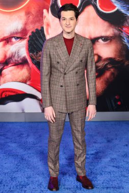 Ben Schwartz, 16 Aralık 2024 'te Hollywood, Los Angeles, Kaliforniya, ABD' deki TCL Çin Tiyatrosu IMAX 'te düzenlenen Paramount Pictures' ın Sonic The Hedgehog 3 'ün Los Angeles galasına geldi.. 