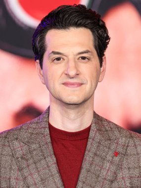Ben Schwartz, 16 Aralık 2024 'te Hollywood, Los Angeles, Kaliforniya, ABD' deki TCL Çin Tiyatrosu IMAX 'te düzenlenen Paramount Pictures' ın Sonic The Hedgehog 3 'ün Los Angeles galasına geldi.. 