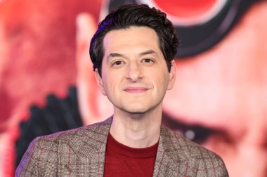 Ben Schwartz, 16 Aralık 2024 'te Hollywood, Los Angeles, Kaliforniya, ABD' deki TCL Çin Tiyatrosu IMAX 'te düzenlenen Paramount Pictures' ın Sonic The Hedgehog 3 'ün Los Angeles galasına geldi.. 
