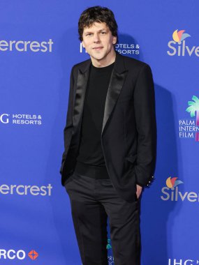 Jesse Eisenberg, 3 Ocak 2025 'te Palm Springs Kongre Merkezi' nde düzenlenen 36. Palm Springs Uluslararası Film Festivali Ödülleri 'ne geldi..