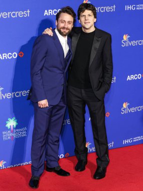 Kieran Culkin ve Jesse Eisenberg, 3 Ocak 2025 'te Palm Springs Kongre Merkezi' nde düzenlenen 36. Palm Springs Uluslararası Film Festivali Ödülleri 'ne geldiler..