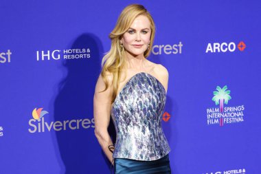 Loewe giyen Nicole Kidman, 3 Ocak 2025 'te Palm Springs Kongre Merkezi' nde düzenlenen 36. Palm Springs Uluslararası Film Festivali Ödülleri 'ne geliyor..