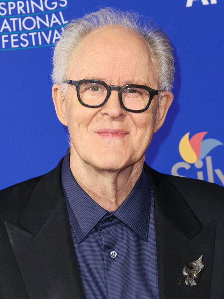 Джон Литгоу прибыл на 36-й ежегодный кинофестиваль Palm Springs International Film Festival Film Awards 2025, который состоялся в Palm Springs Convention Center 3 января 2025 года в Палм-Спрингс, округ Риверсайд, Калифорния, США.