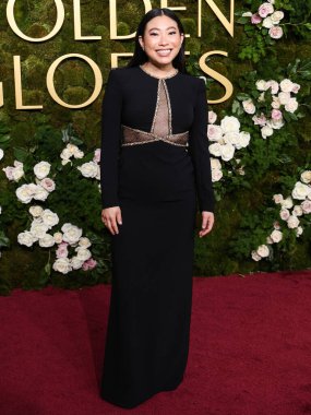 Jenny Packham 'ı giyen Awkwafina, 5 Ocak 2025' te Beverly Hilton Oteli 'nde düzenlenen 82.. 