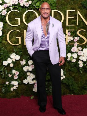Dolce ve Gabanna giyen Dwayne Johnson, 5 Ocak 2025 'te Beverly Hilton Oteli' nde düzenlenen 82.. 