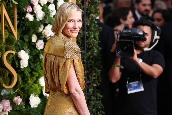 Cate Blanchett, Beverly Hilton Oteli 'nde 5 Ocak 2025' te düzenlenen 82. Yıllık Altın Küre Ödülleri 'ne geliyor.. 