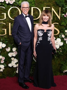 Ted Danson ve Mary Steenburgen, 5 Ocak 2025 'te Beverly Hilton Oteli' nde düzenlenen 82..