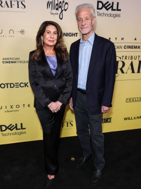 Paula Wagner ve kocası Rick Nicita, 24 Ocak 2025 'te Hollywood, Los Angeles, Kaliforniya, ABD' deki Mısırlı Tiyatrosu 'nda düzenlenen American Cinematheque' in El Sanatlarına Dördüncü Yıllık Övgüsü 'ne geldiler..