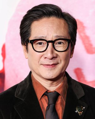 Ke Huy Quan, 3 Şubat 2025 'te Hollywood, Los Angeles, Kaliforniya, ABD' de bulunan TCL Çin Tiyatrosu IMAX 'te düzenlenen Universal Pictures' Love Hurts 'ın Los Angeles galasına geldi..           