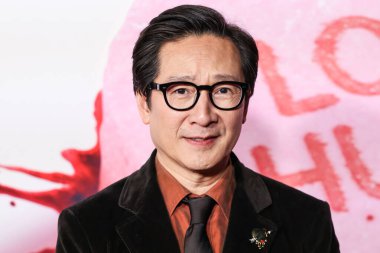 Ke Huy Quan, 3 Şubat 2025 'te Hollywood, Los Angeles, Kaliforniya, ABD' de bulunan TCL Çin Tiyatrosu IMAX 'te düzenlenen Universal Pictures' Love Hurts 'ın Los Angeles galasına geldi..           