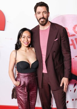 Linda Phan ve Drew Scott, 3 Şubat 2025 'te Hollywood, Los Angeles, Kaliforniya, ABD' de bulunan TCL Çin Tiyatrosu IMAX 'te düzenlenen Universal Pictures' Love Hurts 'ün Los Angeles galasına geldiler.. 