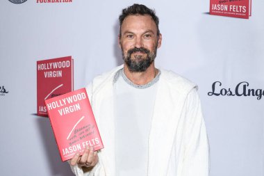 Brian Austin Green Los Angeles Magazine Sunar: 5 Şubat 2025 'te Abbey Food and Bar' da düzenlenen Los Angeles İtfaiye Teşkilatı yararına 'Hollywood Virgin' için Kitap Başlatma Partisi