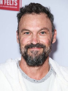 Brian Austin Green Los Angeles Magazine Sunar: 5 Şubat 2025 'te Abbey Food and Bar' da düzenlenen Los Angeles İtfaiye Teşkilatı yararına 'Hollywood Virgin' için Kitap Başlatma Partisi