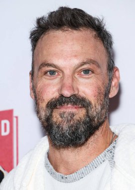 Brian Austin Green Los Angeles Magazine Sunar: 5 Şubat 2025 'te Abbey Food and Bar' da düzenlenen Los Angeles İtfaiye Teşkilatı yararına 'Hollywood Virgin' için Kitap Başlatma Partisi
