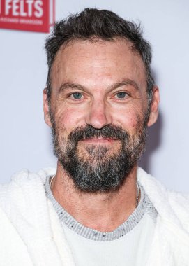 Brian Austin Green Los Angeles Magazine Sunar: 5 Şubat 2025 'te Abbey Food and Bar' da düzenlenen Los Angeles İtfaiye Teşkilatı yararına 'Hollywood Virgin' için Kitap Başlatma Partisi