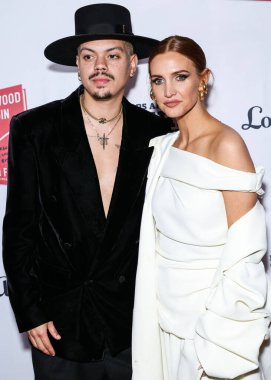 Evan Ross, Ashlee Simpson Ross Los Angeles Magazine Sunar: 5 Şubat 2025 'te Batı Hollywood, LA, CA, ABD' de The Abbey Food and Bar 'da düzenlenen Los Angeles İtfaiye Teşkilatı yararına' Hollywood Virgin 'için Kitap Başlatma Partisi.