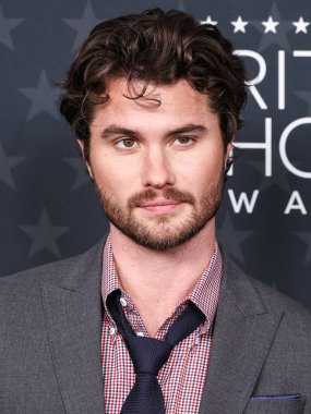 Chase Stokes, 7 Şubat 2025 'te The Barker Hangar' da düzenlenen 30. Yıllık Eleştirmenler Seçimi Ödülleri 'ne geliyor.. 