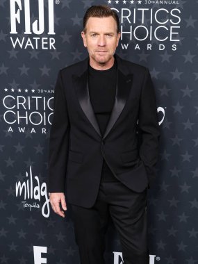 Celine giyen Ewan McGregor, 7 Şubat 2025 'te Santa Monica, Los Angeles, Kaliforniya, ABD' de düzenlenen The Barker Hangar 'da düzenlenen 30..