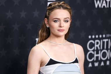 Joey King 'in Miu Miu görünüşü, De Beers mücevheri ve Tag Heuer saati, 7 Şubat 2025' te Santa Monica, Los Angeles, Kaliforniya, ABD 'de düzenlenen 30..