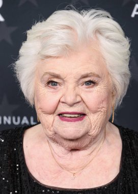 Haziran Squibb, 7 Şubat 2025 'te Santa Monica, Los Angeles, Kaliforniya' da düzenlenen Barker Hangarı 'nda düzenlenen 30. Yıllık Eleştirmenler Seçimi Ödülleri' ne geliyor..