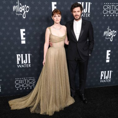 Leighton Meester ve kocası Adam Brody, 7 Şubat 2025 'te Santa Monica, Los Angeles, Kaliforniya, ABD' de düzenlenen The Barker Hangar 'da düzenlenen 30. Yıllık Eleştirmenler Seçimi Ödüllerine geldiler..