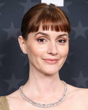 Dior giyen Leighton Meester, 7 Şubat 2025 'te Santa Monica, Los Angeles, Kaliforniya, ABD' de düzenlenen The Barker Hangar 'da düzenlenen 30. Yıllık Eleştirmenler Seçimi Ödüllerine ulaştı.. 