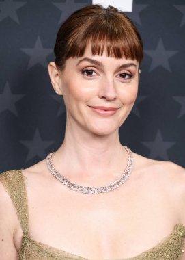 Dior giyen Leighton Meester, 7 Şubat 2025 'te Santa Monica, Los Angeles, Kaliforniya, ABD' de düzenlenen The Barker Hangar 'da düzenlenen 30. Yıllık Eleştirmenler Seçimi Ödüllerine ulaştı.. 
