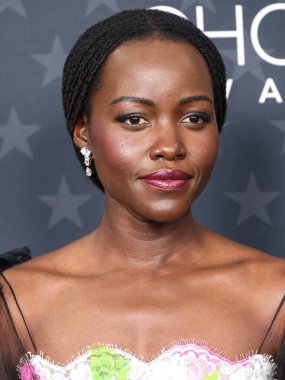 Chanel giyen Lupita Nyongo, 7 Şubat 2025 'te Santa Monica, Los Angeles, Kaliforniya, ABD' de düzenlenen Barker Hangarı 'nda düzenlenen 30. Yıllık Eleştirmenler Seçimi Ödülleri' ne geldi.. 