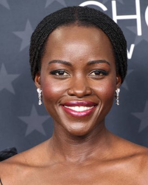 Chanel giyen Lupita Nyongo, 7 Şubat 2025 'te Santa Monica, Los Angeles, Kaliforniya, ABD' de düzenlenen Barker Hangarı 'nda düzenlenen 30. Yıllık Eleştirmenler Seçimi Ödülleri' ne geldi.. 
