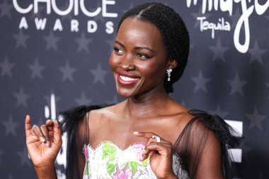 Chanel giyen Lupita Nyongo, 7 Şubat 2025 'te Santa Monica, Los Angeles, Kaliforniya, ABD' de düzenlenen Barker Hangarı 'nda düzenlenen 30. Yıllık Eleştirmenler Seçimi Ödülleri' ne geldi.. 