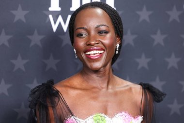 Chanel giyen Lupita Nyongo, 7 Şubat 2025 'te Santa Monica, Los Angeles, Kaliforniya, ABD' de düzenlenen Barker Hangarı 'nda düzenlenen 30. Yıllık Eleştirmenler Seçimi Ödülleri' ne geldi.. 
