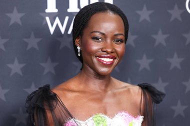 Chanel giyen Lupita Nyongo, 7 Şubat 2025 'te Santa Monica, Los Angeles, Kaliforniya, ABD' de düzenlenen Barker Hangarı 'nda düzenlenen 30. Yıllık Eleştirmenler Seçimi Ödülleri' ne geldi.. 